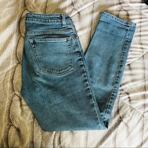 ✨Brandy Melville Straight Fit Jeans✨